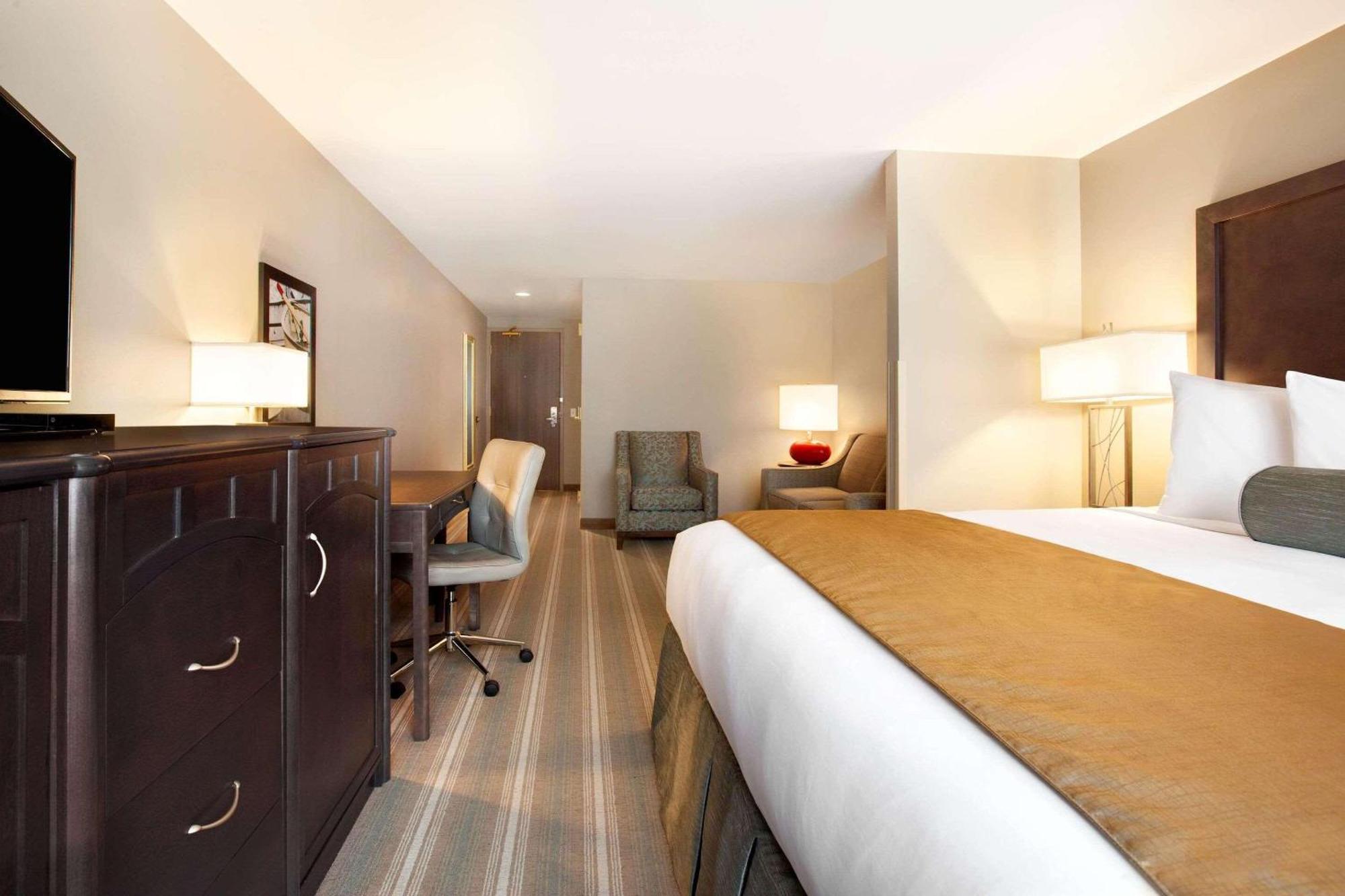 Country & By Radisson, Bemidji, Mn