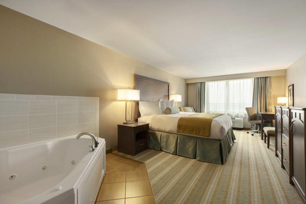 Hotel Country & By Radisson, Bemidji, Mn