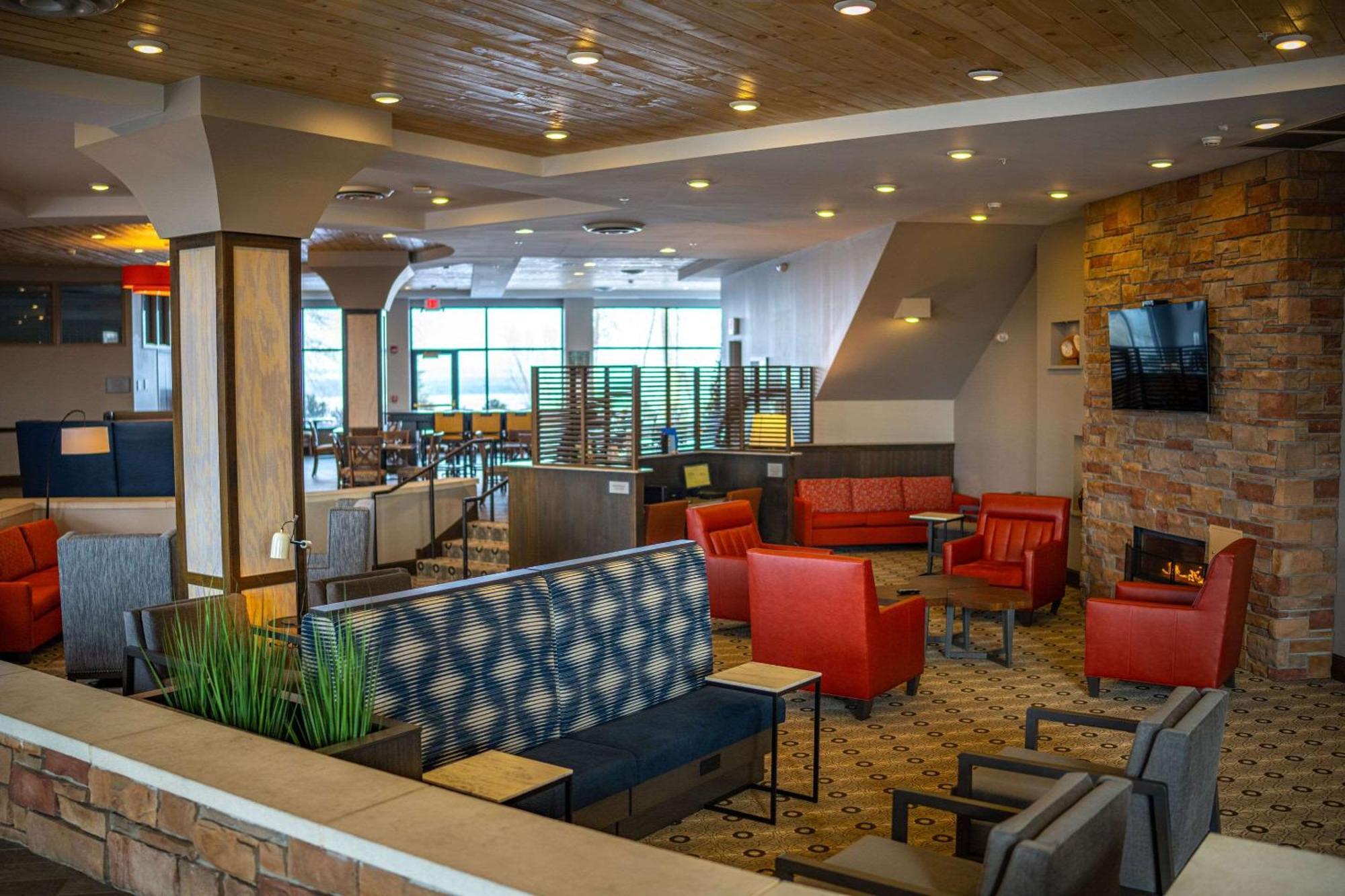 Hotel Country & By Radisson, Bemidji, Mn Bemidji