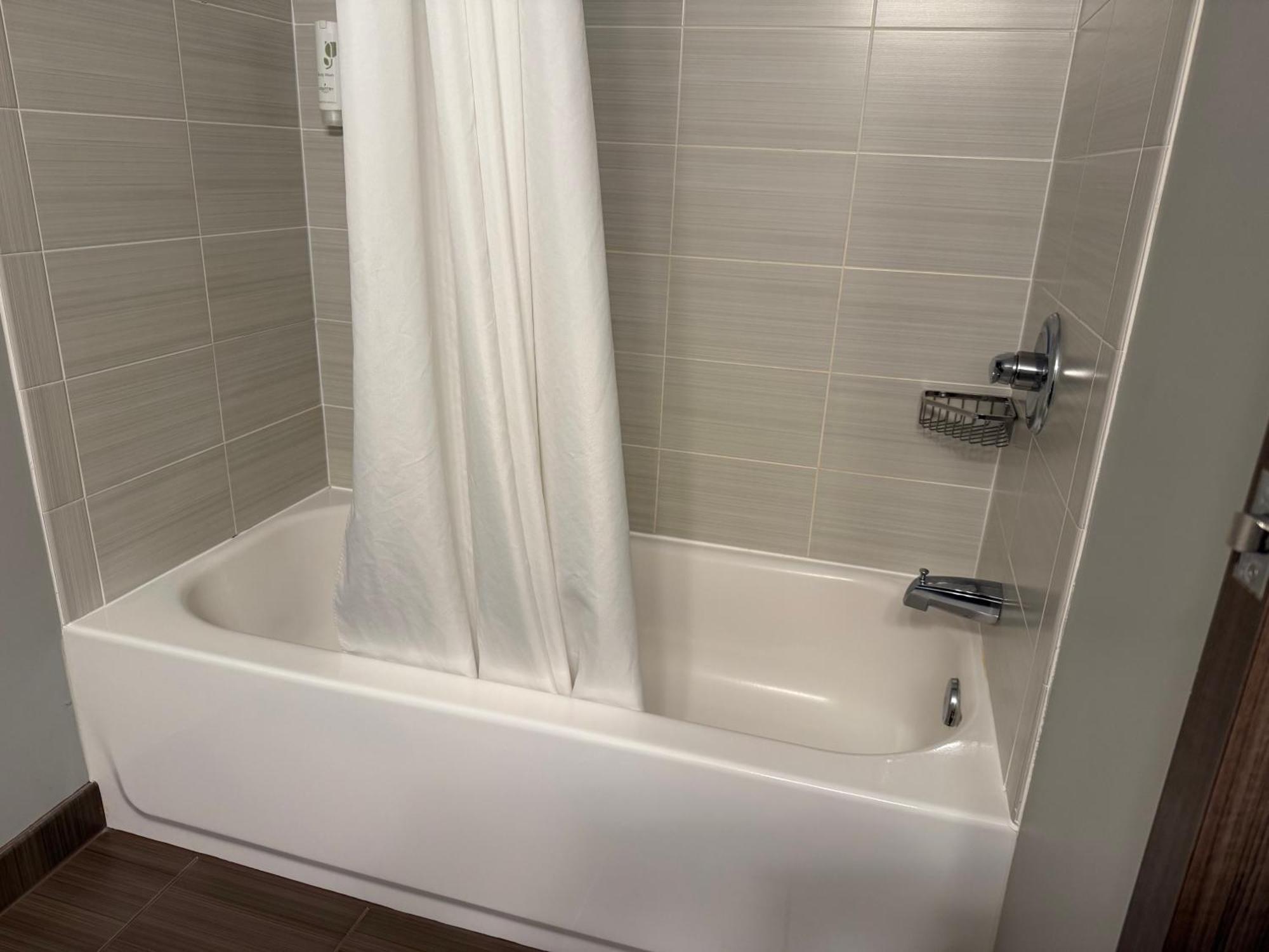 Hotel Country & By Radisson, Bemidji, Mn 3*