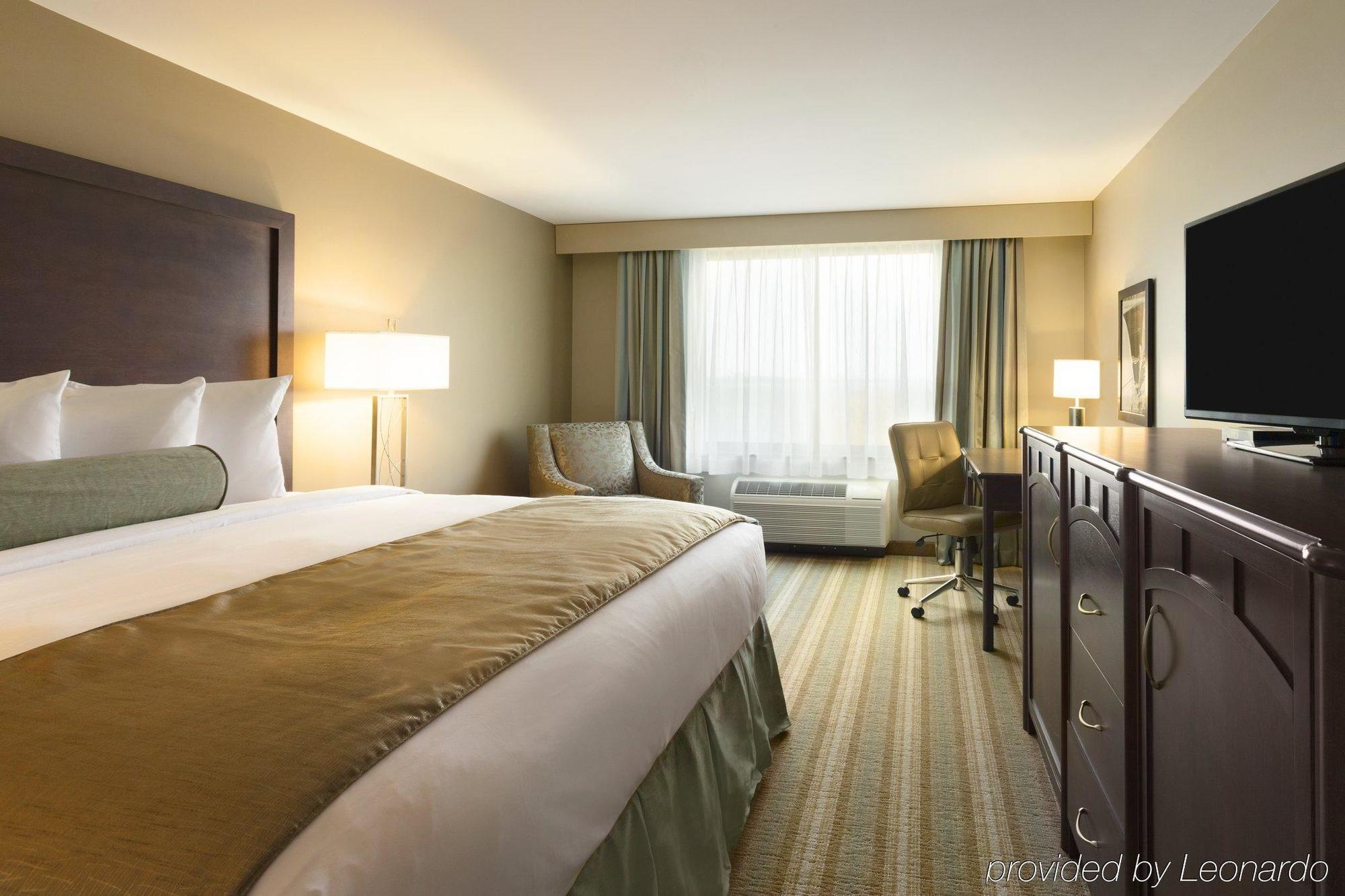 Hotel Country & By Radisson, Bemidji, Mn