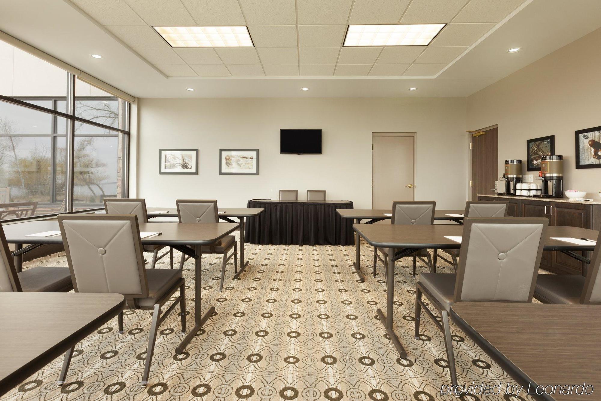 Hotel Country & By Radisson, Bemidji, Mn