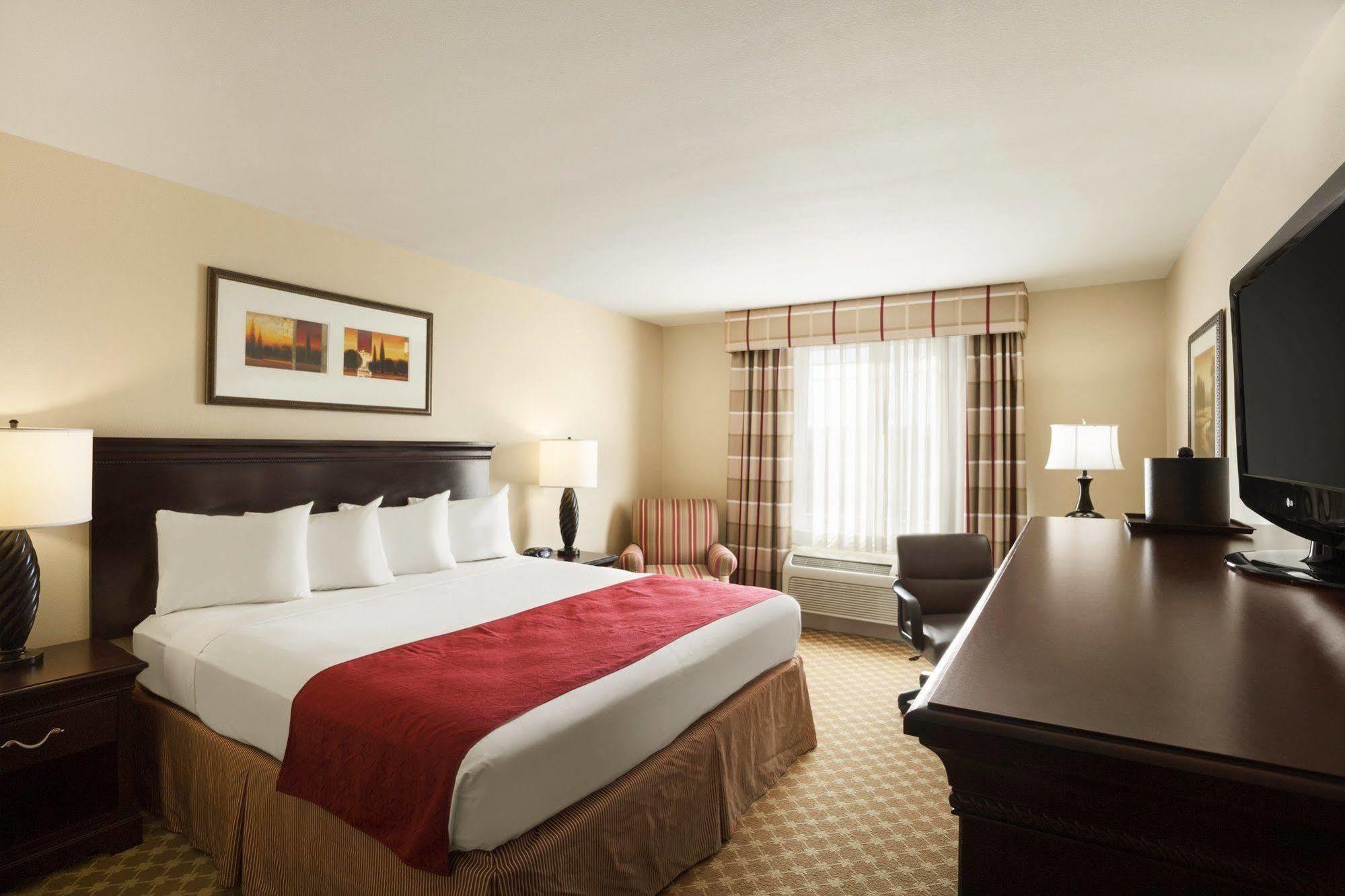 Country & By Radisson, Bemidji, Mn 3*